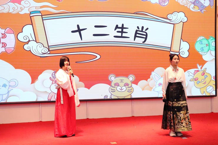 用英语讲中国故事，弘扬中国传统文化——英语主题演讲比赛
